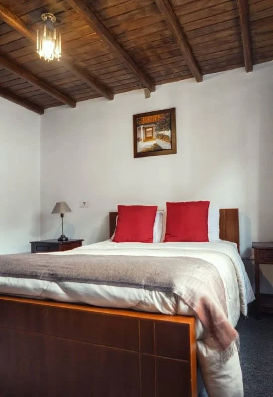 Habitación hotel Aleros - cama doble